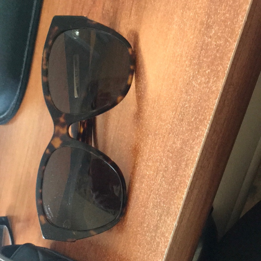 Authentic CHANEL Polarized Sunglasses 5412 Tortoise Brown Butterfly CC ($485)
